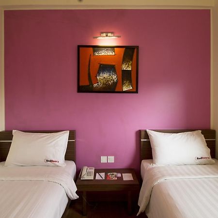 Hotel Reddoorz Near Kota Tua Tambora Zewnętrze zdjęcie