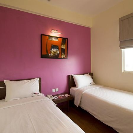 Hotel Reddoorz Near Kota Tua Tambora Zewnętrze zdjęcie